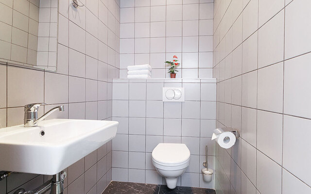 Kapsulny otel «GettSleep AEX»