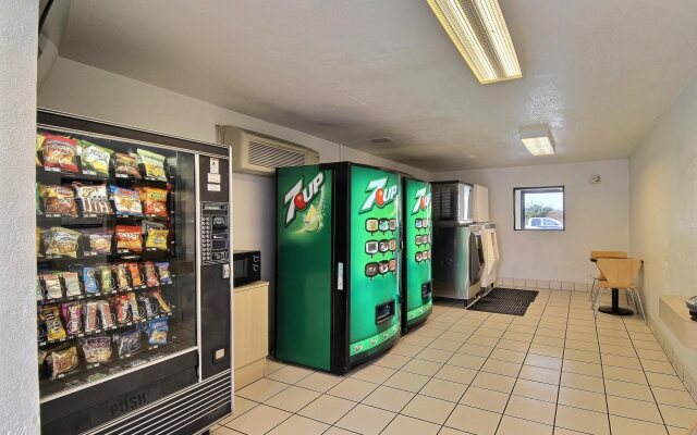 Motel 6 San Marcos, TX