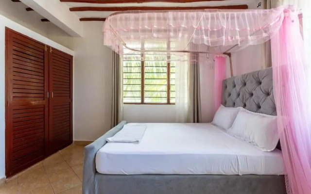 Lux Suites Diani Holiday Villas