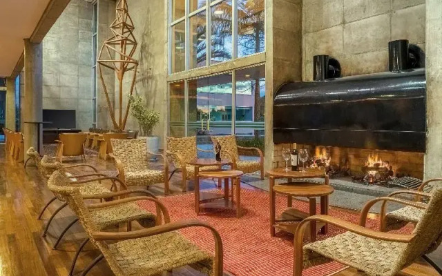 Hilton Almenat Embu das Artes Tapestry Collection