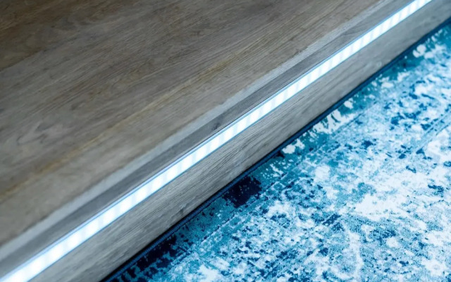 Deluxe Apartment Art Collection With King Bed and Air Conditioning