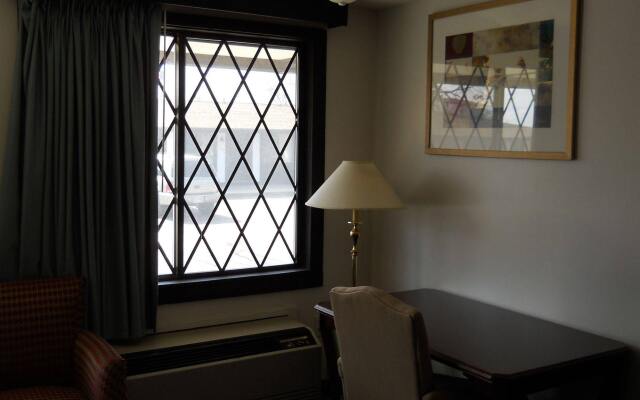 Value Inn Milwaukee Airport South