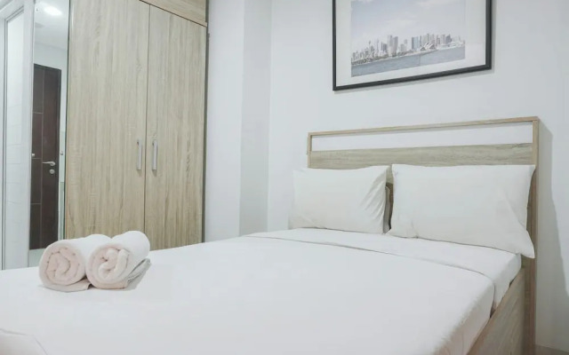 Cozy Studio Apartment with Super Single Bed at Springwood Residence