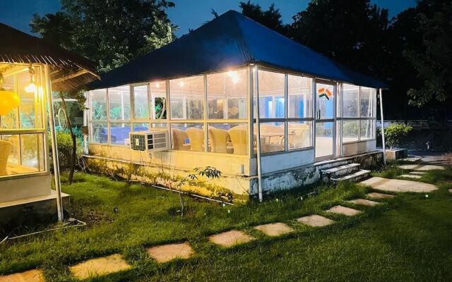 Green Leaf Cafe And Home Stay