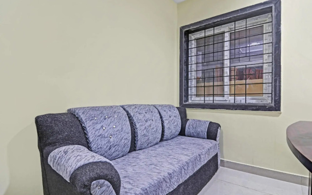 OYO Hanuma Residency Near victoria Memorial metro station