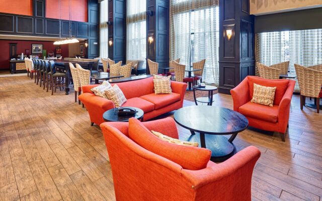 Hampton Inn & Suites Waco-South