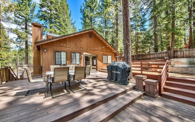 1760t Thunderbird Cabin 3 Bedroom Home