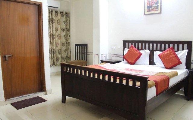 Hotel Raghuraj Palace