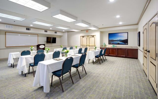 Ayres Hotel Corona – Riverside