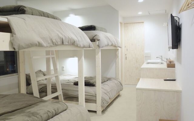 Horikawa Hostel