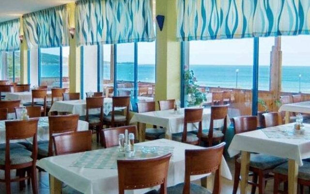 Perla Beach Club