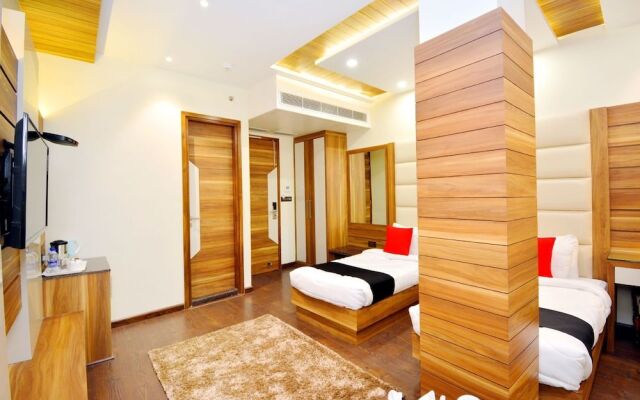 Capital O 43988 Makhan Residency