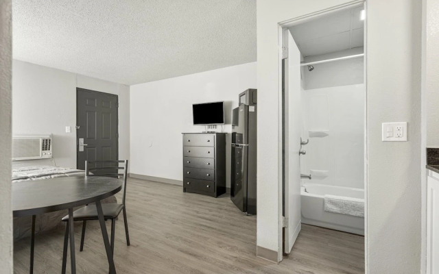 LTA Suites Brookside