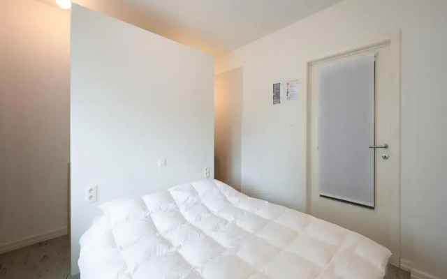 Apartment in Duinbergen by the Sailing School