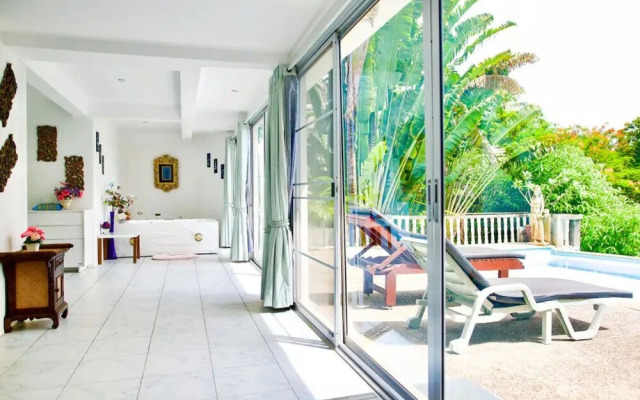 Beachfront Sea View Pool Villa