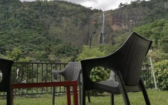 diyaluma falls inn