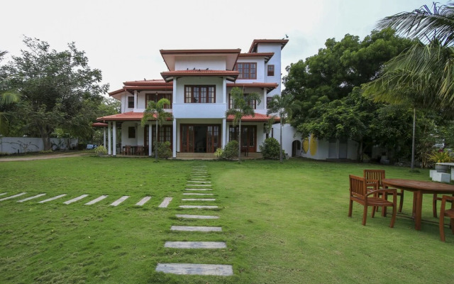 OYO 389 Bay Beach Hotel