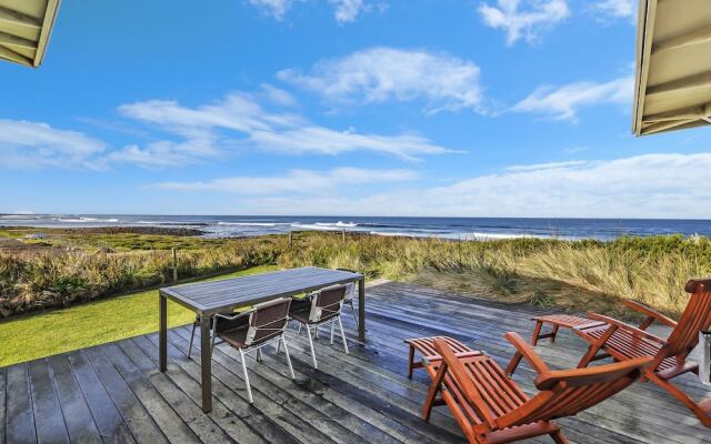 Hearn's Beachside Villa 9