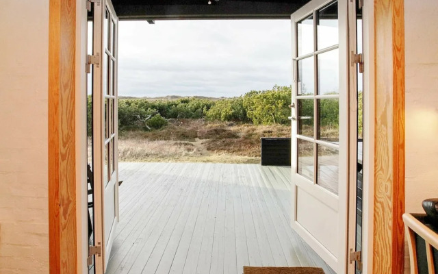 Cozy Holiday Home With Roofed Terrace in Hvide Sande