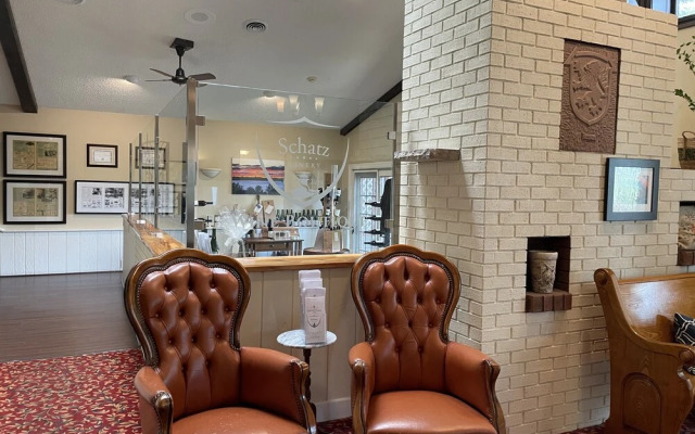 Hessenland Inn & Schatz Winery