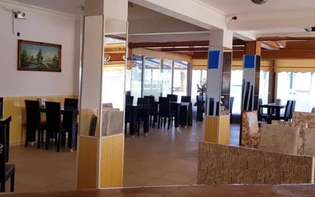 Blue Life Hotel - Restaurant