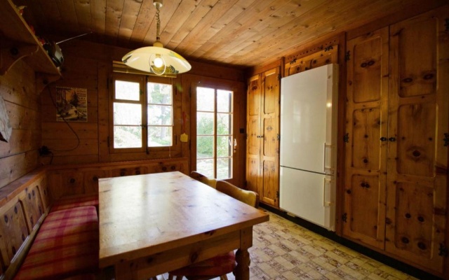 Magnifique Chalet Familial Pour 10 Personnes au Coeur de Nax – Guest Rooms – Nax