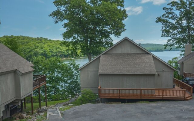 Bear Feet 3 Bedroom Townhome