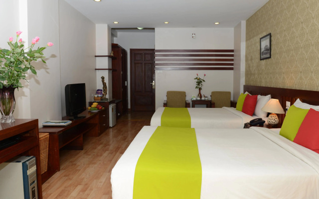 Golden Land Hotel