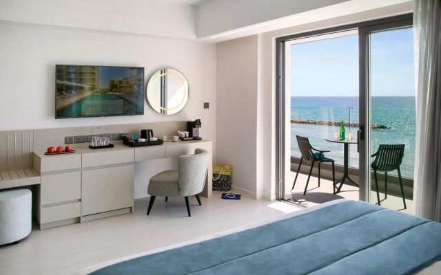 Mercure Larnaca Beach Resort