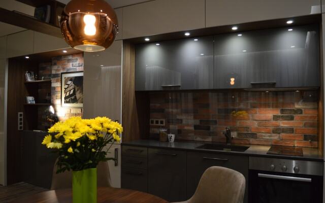 FM Luxury 1-BDR Apartment - Brick'n'wood