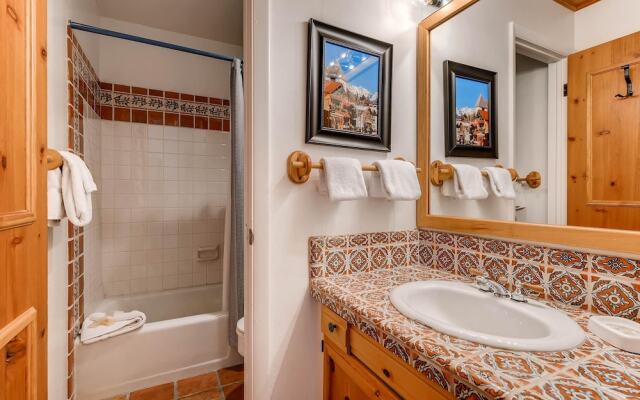 Westwind 205 3BD 3BA Diamond Condo in Lionshead Village