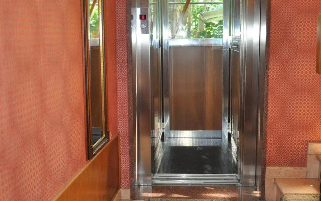VH Broadway Tirana Hotel