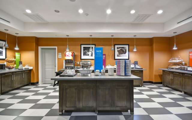 Hampton Inn Kenedy