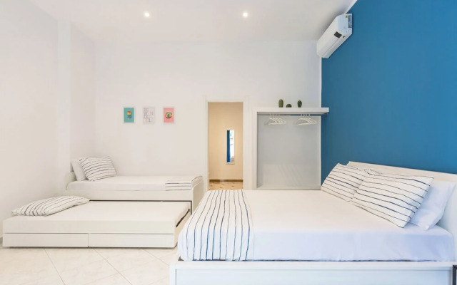 White&Blue Apartment at Sanità  by Wonderful Italy