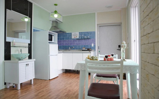 Namhae Montmartre Pension