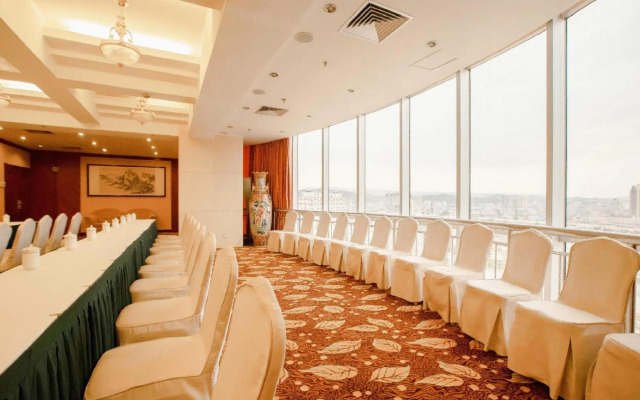 Xiongbao Hotel