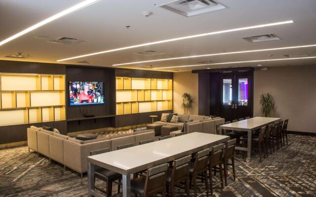 DoubleTree by Hilton Hotel Syracuse