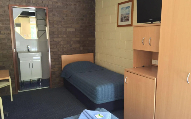 Benjamin Singleton Motel