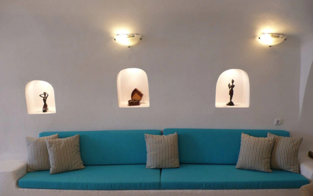 Iridanos Cave House