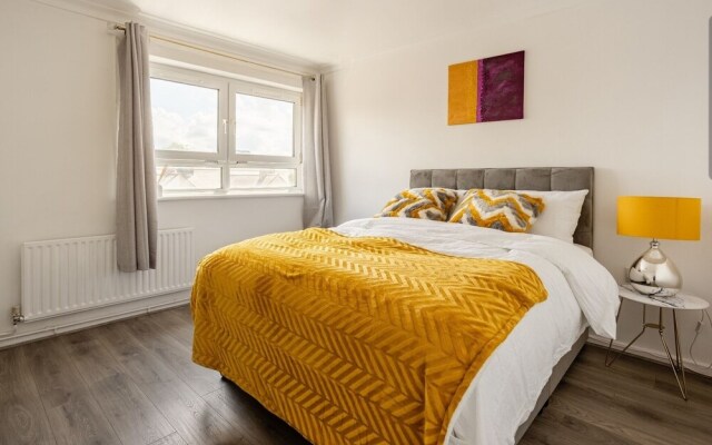 Beautiful 2-bed Apartment in Barking