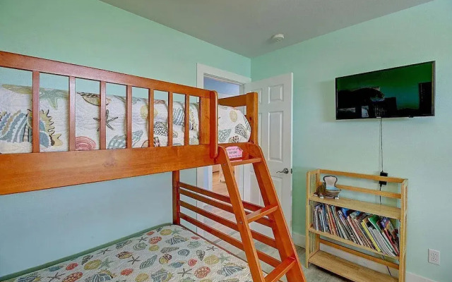 Spacious & Pet Friendly + Game Room Sleeps 10