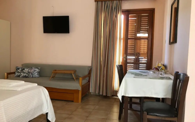 Nicolas Beach Guesthouse