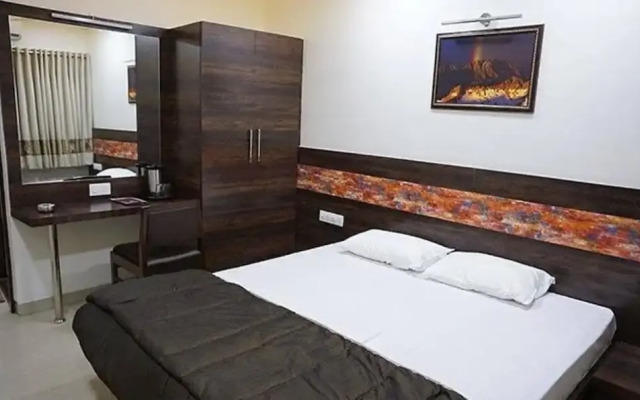 Fabhotel Rajdhani Ii