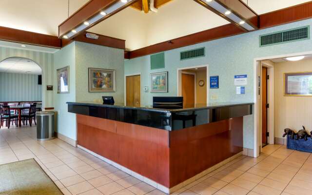 Best Western Staunton Inn