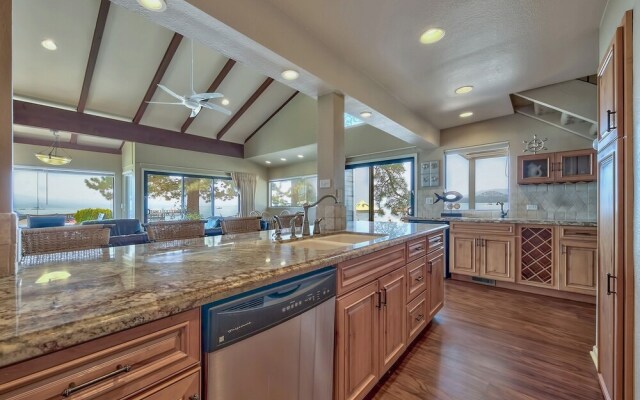 619 Lakefront