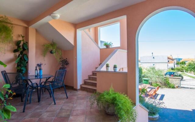 Marinka - With Backyard - A1