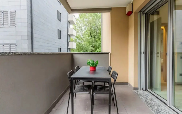 Modern and Spacious Apartment With Terrace