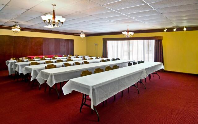 Fairview Inn By OYO Hesston I-135