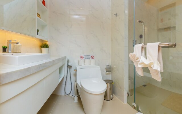 Aristo 2 Beach Front - by Holy Cow 213