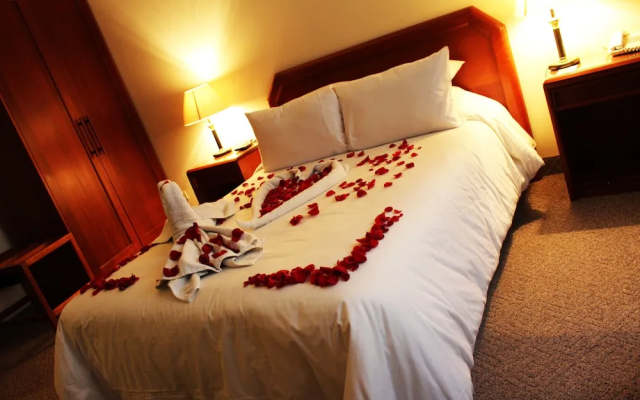 Qarmenqa Hotel